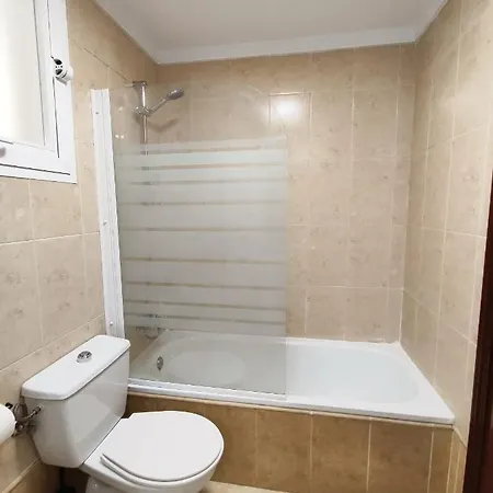 2bdr Sunny With Pool And Private Parking In Apartment