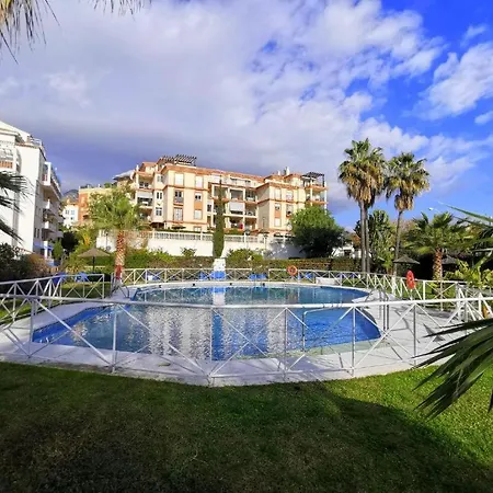 2bdr Sunny With Pool And Private Parking In Apartment *