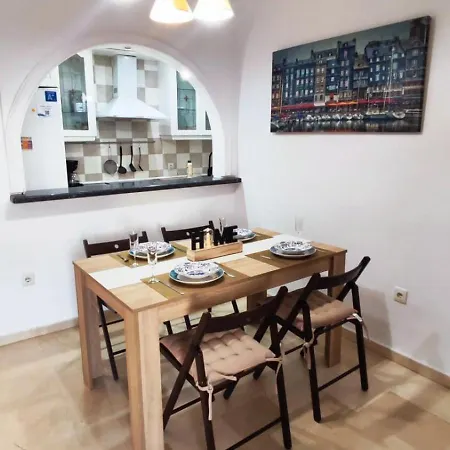 Apartment 2bdr Sunny With Pool And Private Parking In *